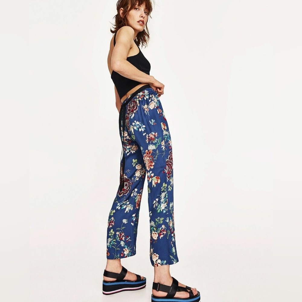 Zara floral pants satin like